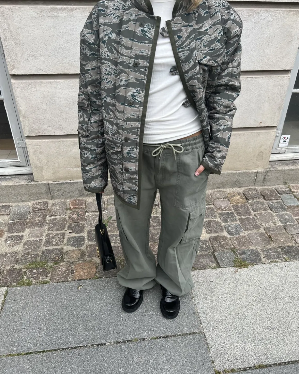 EMIKOSW TROUSERS - Sage green